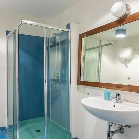 Casa Con Terrazza Panoramica E Servizio E-bike Hébergement de vacances *